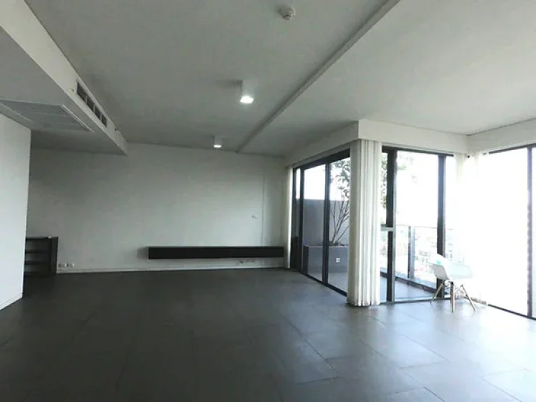 เช่าด่วน คอนโด Siamese Ratcha Kru ห้องกว้าง แบบ 1 ห้องนอน หรือเป็น Home Office For Rent A Unique and Spacious 1 Bedroom or Home Office Unit in A