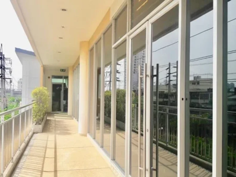 อาคารสำนักงานให้เช่า Office for rent near BTS Punnawitee ซอยสุขุมวิท 1011 ขนาดพื้นที่ 135 ตรม