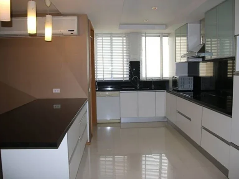 ให้เช่า คอนโด 3 ห้องนอนที่คอนโด ไทปิง ทาวเวอร์ส เอกมัย For Rent A Spacious 3 Bedroom Condo at Taiping Tower Ekamai