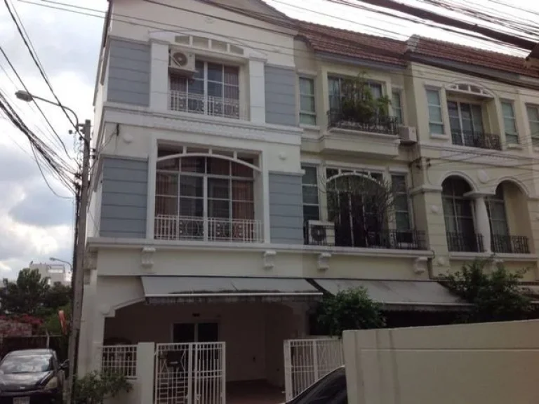 RT155 ให้เช่าทาวน์โฮม 3 ชั้น ห้องมุม นาคนิวาส 11 ลาดพร้าว71