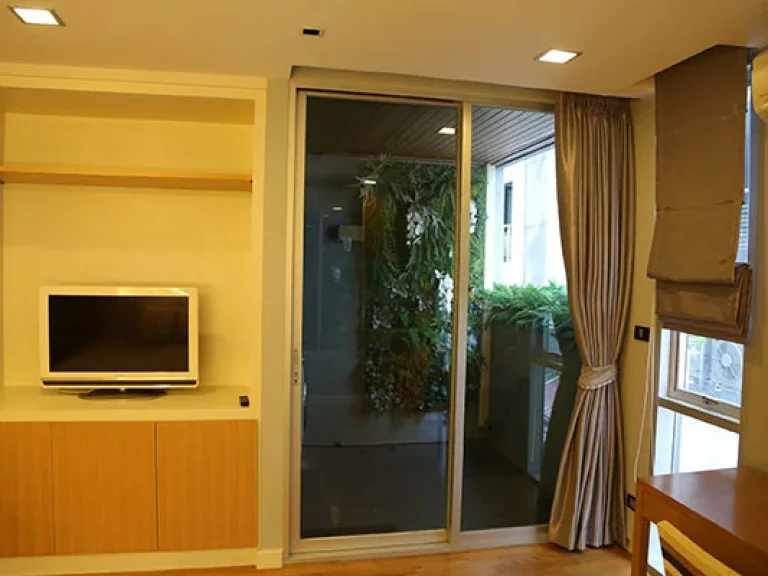 เช่าด่วน คอนโด low-rise น่าอยู่ใจกลางกรุง ห้องกว้าง แบบ 1 ห้องนอน ที่ Quad Silom For Rent - A Spacious 1 bedroom unit available at Quad Silom