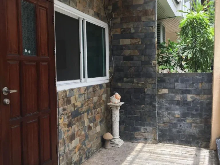 Thonglor Townhouse on Soi Thararom2 II House for Rent Ready to move in Best Deal