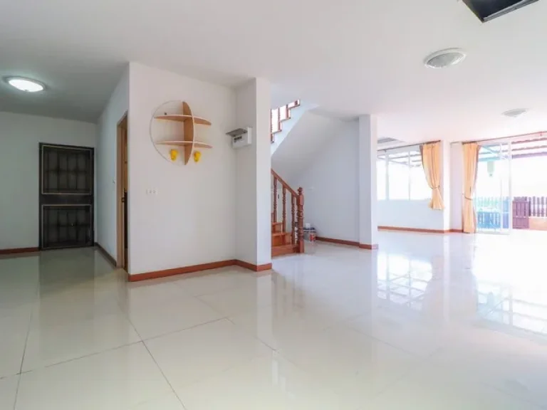 Selling house 2nd Floor Srinakarin Sriracha Na Prao Surasak