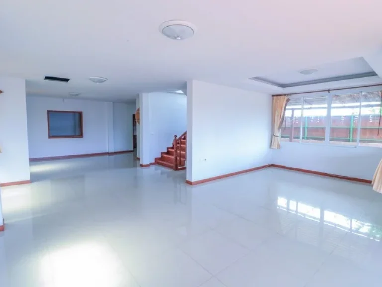 Selling house 2nd Floor Srinakarin Sriracha Na Prao Surasak