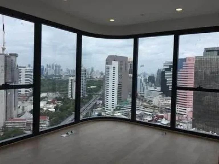 For Rent Ashton Chula Silom ตกแต่งเฟอร์และเครื่องใช้ไฟฟ้าครบ พร้อมวิวสวนลุม