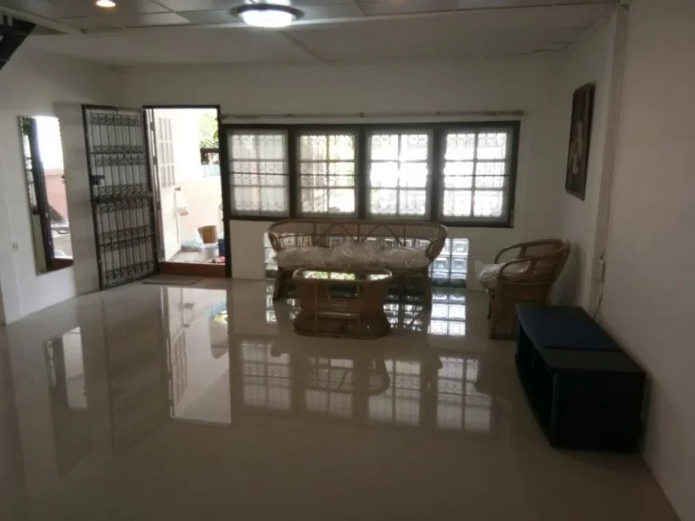 HR00608Townhouse For Rent ทาวน์เฮ้าส์รีโนเวทใหม่ ซอยลาดพร้าววังหิน35 15000THBMonth