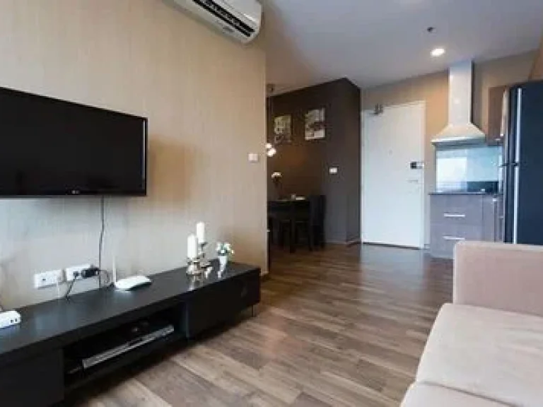 For Rent Chewathai Rajchaprarop ห้องมุม ระเบียงห้องรับแขกหันทิศใต้