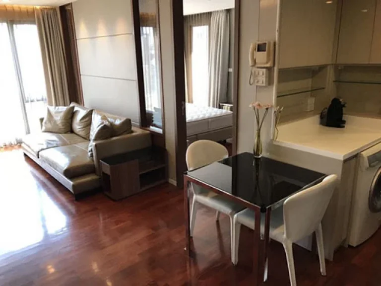 For rent Noble 09 Ruamrudee575 SQM 1 Bedroom 1 Bathroom with Bathtub and walk-in closet