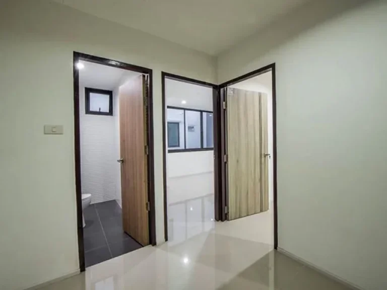 R981 ขาย 5900000 บาท ทาวน์ โฮม 3 ชั้น ใกล้รถไฟฟ้าลาดพร้าว townhome 3 storey near BTS Ladprao