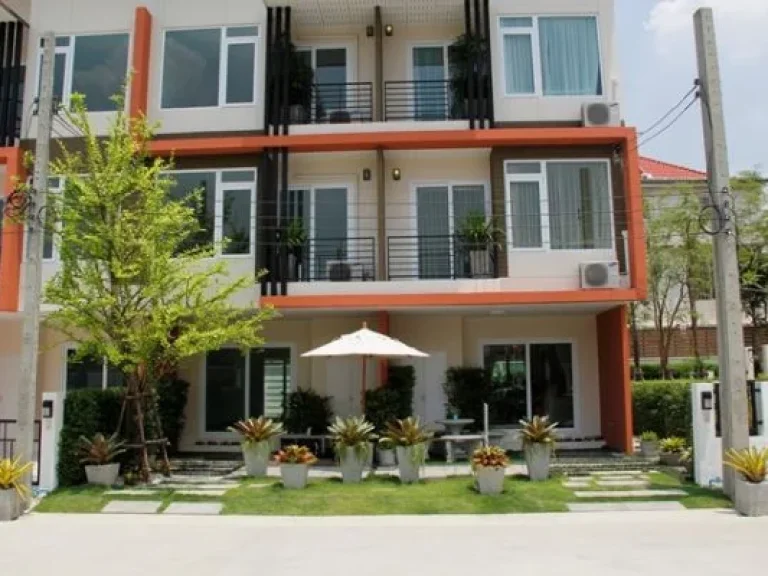 HR00598Townhouse For Rent The Trust Townhome เกษตร นวมินทร์  นวลจันทร์ 26000THBMonth