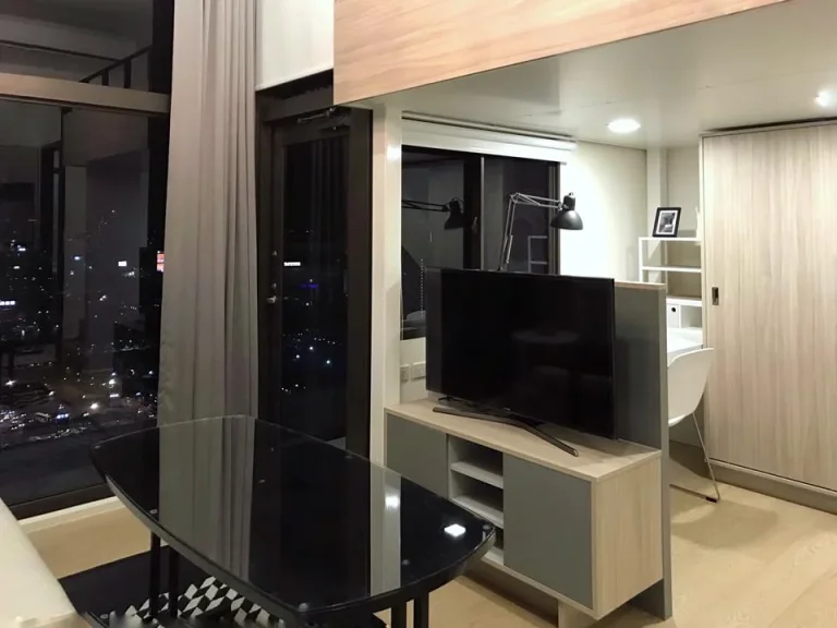 ให้เช่าคอนโด Chewathai Residence Asoke ชีวาทัย เรสซิเดนซ์ อโศก ห้องDuplex ชั้นบนสุด