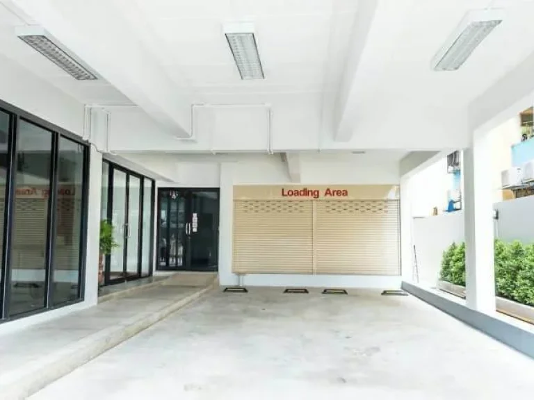 เช่าด่วน ตึกสวย ใหม่ ใจกลางเมือง ย่านธุรกิจ ใกล้ MRT เพียง 5 นาทีเท่านั้น For Rent Newly ampamp Conveniently Located - 4 storey Office bu