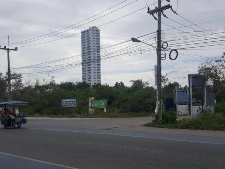 ที่ดินสวยใกล้จุดชมวิวลานหินขาวฃายทะเลหาดแม่รำพึง