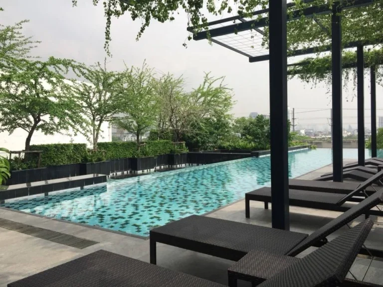 ขายด่วน คอนโดสุดหรู วิวพาโนรามา ใหม่กิ๊ก ที่ Circle Living Prototype แบบ Penthouse 3 ห้องนอน For Sale A Very Nicely Decor 3 Bedrooms with Panorami