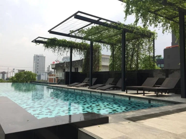 ขายด่วน คอนโดสุดหรู วิวพาโนรามา ใหม่กิ๊ก ที่ Circle Living Prototype แบบ Penthouse 3 ห้องนอน For Sale A Very Nicely Decor 3 Bedrooms with Panorami