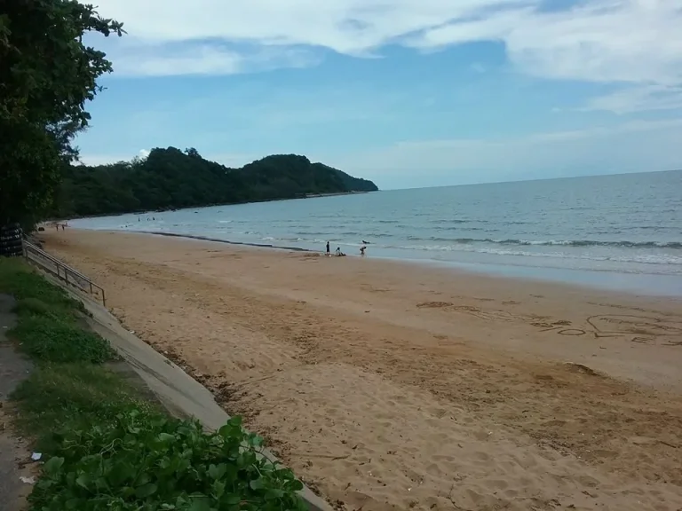 ขายบ้านหรูคู่ชายหาด หลังใหญ่ ติดทะเล สงบ เป็นหาดส่วนตัว หาดแม่พิมพ์ โฉนดพร้อมโอน