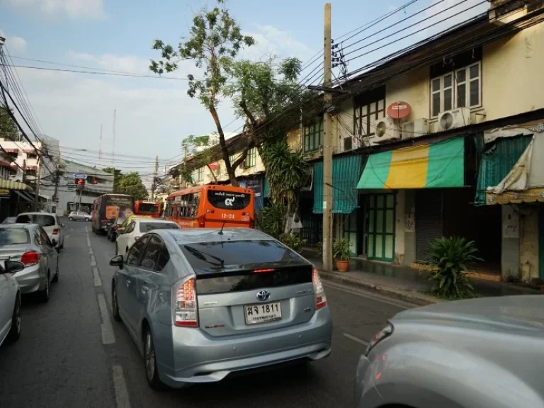 ให้เช่าตึกแถวสองชั้นครึ่ง ถนนดินสอ ใกล้อนุสาวรีย์ประชาธิปไตย เหมาะสำหรับทำการค้าขาย