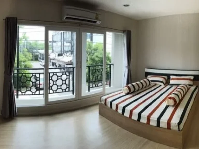 Home For Rent บ้านกลางเมือง พระราม9 เลียบมอเตอร์เวย์ ทาวน์โฮม 3 ชั้น หันหน้าทิศเหนือ