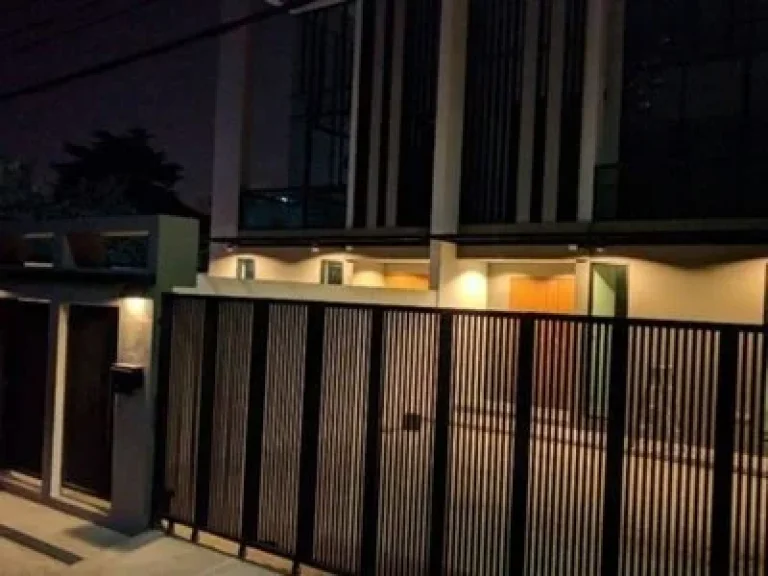 ขายโฮมออฟฟิศ 3 ชั้น Modern Luxury Home บริเวณลาดพร้าว 71 โครงการ เดอะวิง-นาคนิวาส 18