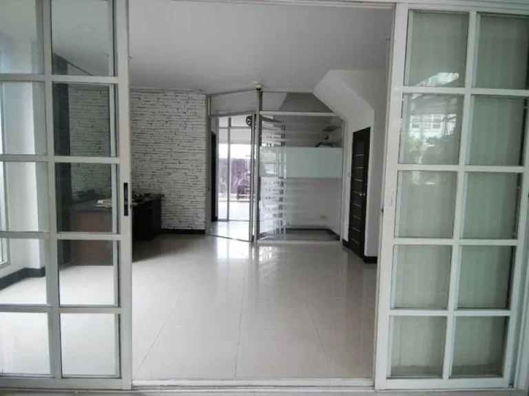 HR00580Townhome For Rent ทาว์นโฮมหมู่บ้านชาลิสา โชคชัยสี่ 35000 THBmonth