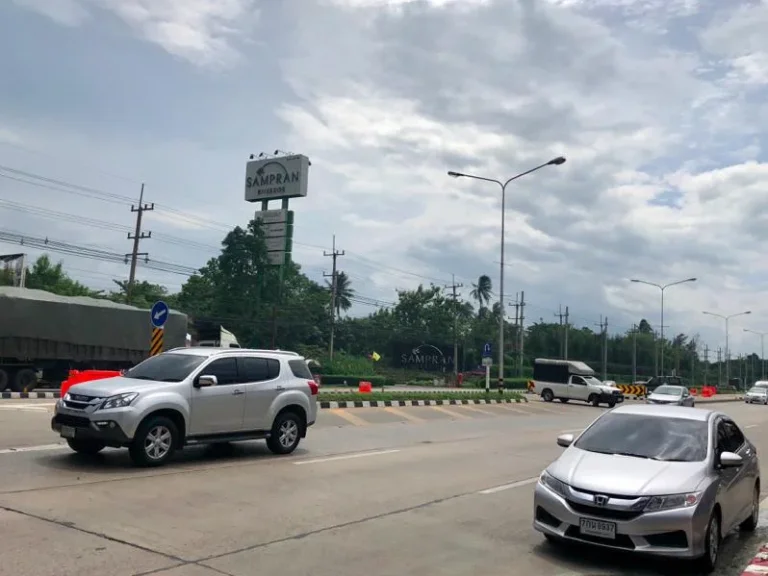 ขายที่ดินสวนติดถนน พร้อมตึกแถว ตรงข้าม สวนสามพราน นครปฐม