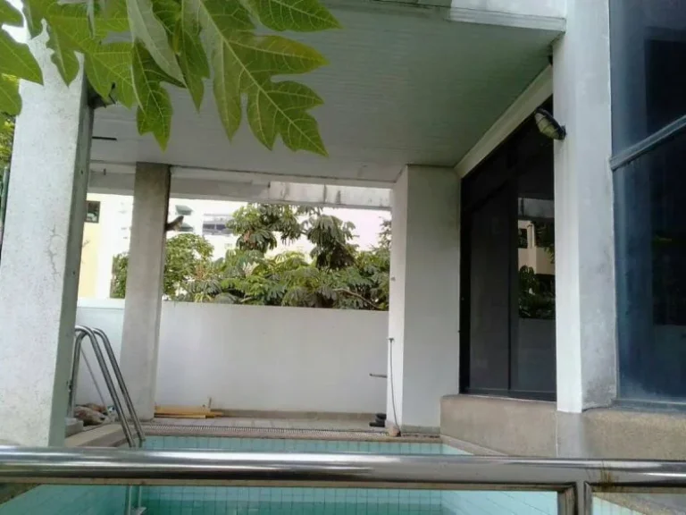 house for rent sukumvit 31 can be shop house let only first and second floor have parking swimming pool