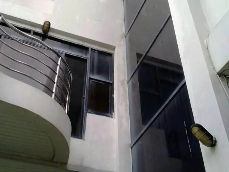 house for rent sukumvit 31 can be shop house let only first and second floor have parking swimming pool