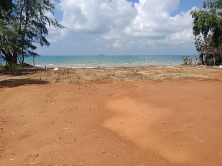 ขายที่ดินติดทะเลทรายขาวสะอาด บรรยากาศส่วนตัว หาดส่วนตัวเนื้อที่อแกลง จังหวัดระยอง