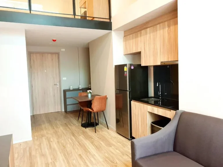 ให้เช่าCondo Blossom Sathron 1bed Duplex ชั้น1 45sqm ราคา 18000 bath 0972989594