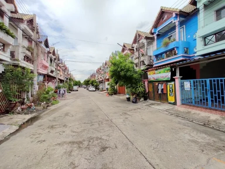 ให้เช่าทาวน์เฮาส์ หมู่บ้านตะวันนา เดือนละ 8000 บาท สภาพใหม่ พร้อมเข้าอยู่