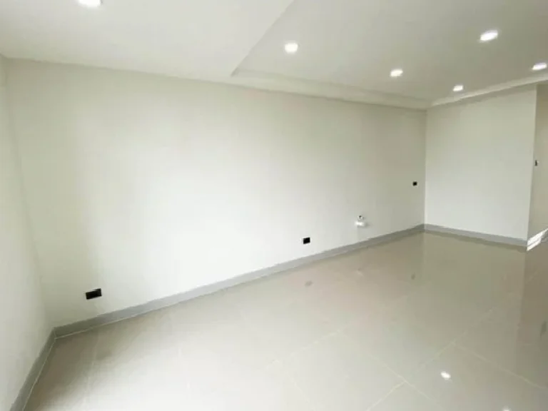 For Rent ให้เช่าทาวน์โฮม 4 ชั้น สุขุมวิท 101ทับ1 บ้านใหม่ มุม30วา 249ตรม 3นอน โทร 099-963-5966