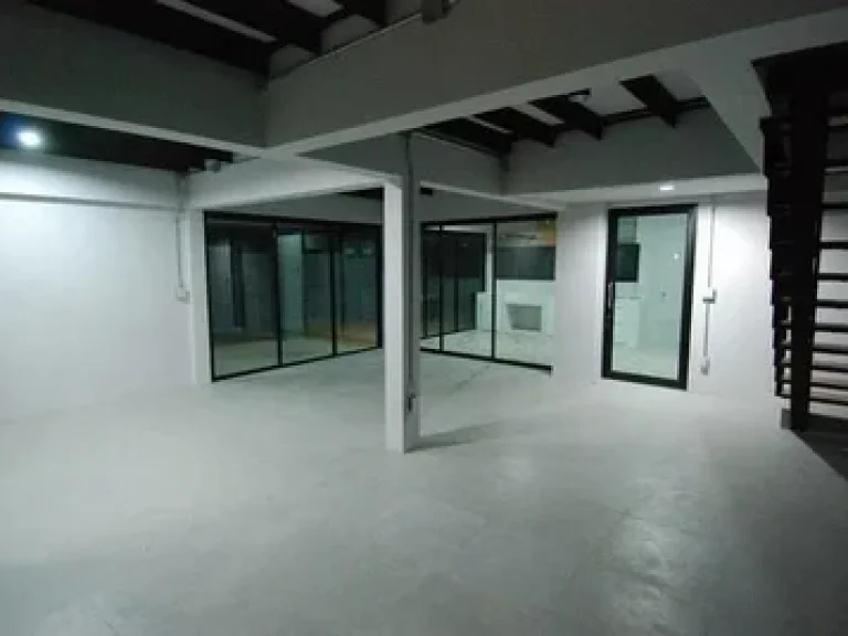 Mar113 For Rent 2-storey renovated Home office Loft style โชคชัย 4