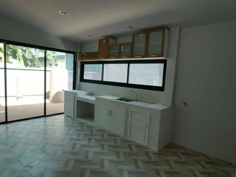 Mar113 For Rent 2-storey renovated Home office Loft style โชคชัย 4