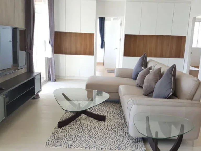 เช่าด่วน คอนโดตกแต่งใหม่ สวยกิ๊ก แบบ 3 ห้องนอน ใกล้อโศก For Rent Beautifully refurbished 3 Bedroom Unit near Asoke