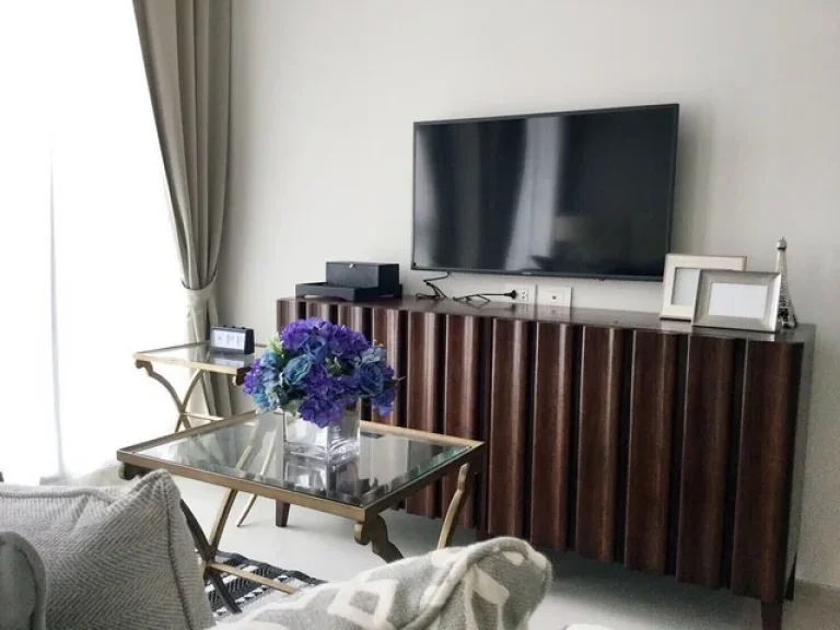 Noble Ploenchit Condo for rent BTS Ploenchit 17th floor near express way