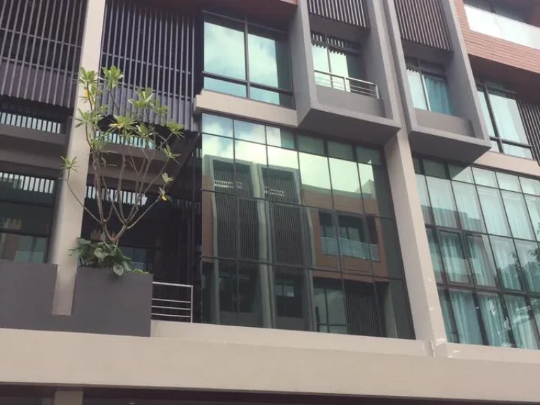 ให้เช่า Townhome เดอะ พาร์คเลน 22 ใจกลางเมือง ถนนเอกมัย เข้าทะลุซอย ปรีดีพนมยงค์ 45