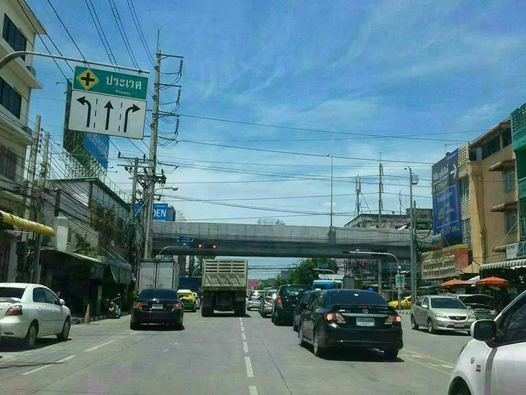 ขายที่ดิน ที่สี่แยกประเวศ ถนนอ่อนนุช พื้นที่เกือบ 19 ไร่