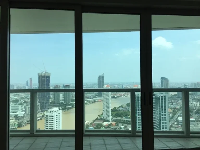 Urgent sale 2 bedrooms very high floor in The River Condominium only 160KSqm