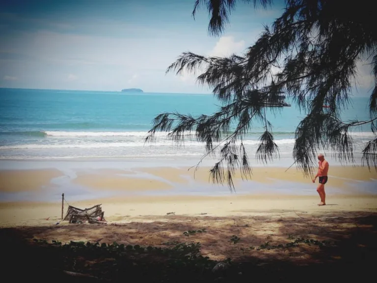 ขายที่ดินติดหาดแม่พิมพ์ 6ไร่ ใกล้ย่านธุระกิจ หาดทรายขาว น้ำทะเลใสและตื้นเล่นน้ำปลอดภัย