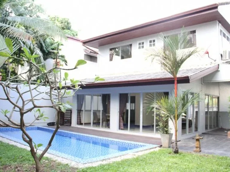 For Rent Ekamai 10 House with pool 4 Bedroom