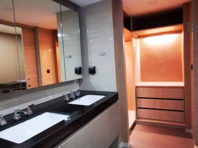 ให้เช่าCondo Klass Langsuan - 3bed 3bath 110sqm 12Th floor ขนาด110sqm ราคา 75000 บาท 0979495559