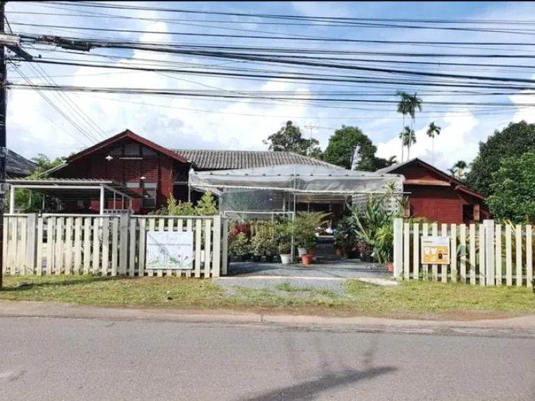 เสนอขายบ้านสวนพร้อมอยู่ ทำเลดีมาก ติดถนนสายขลุง-พลิ้ว ติดคลองธรรมชาติ เนื้อที่ 4 ไร่กว่าๆ เกวียนหัก อำเภอขลุง จันทบุรี