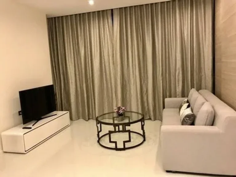 Room for rent at The Bangkok Sathon 1 bed 1 bath 60 sqm 9th floor BTS Surasak