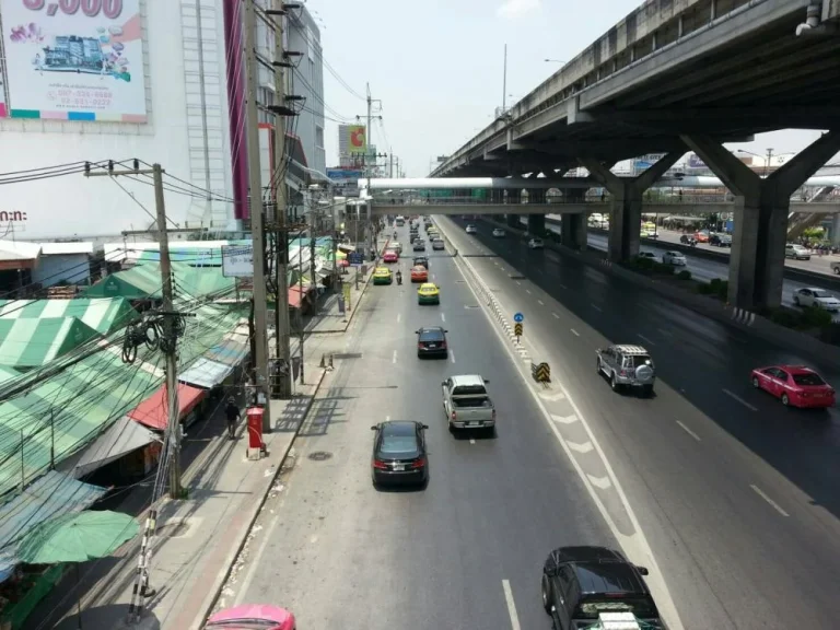 ขายที่ดินพร้อมสิ่งปลูกสร้างบนถนนวิภาวดีรังสิตขาออก ตรงข้ามกับห้างสรรพสินค้าเซียร์รัง สิต