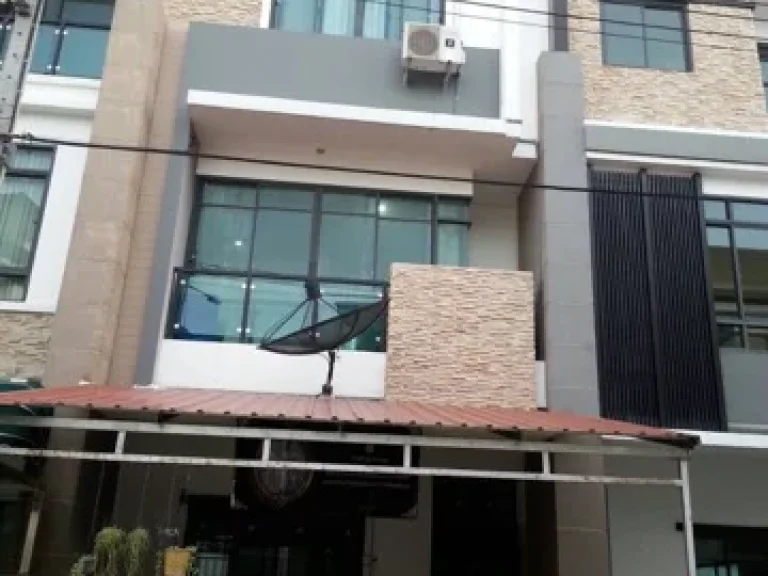 ขายทาวน์โฮม 3 ชั้น โครงการ Living Residence รังสิต-ราชพฤกษ์