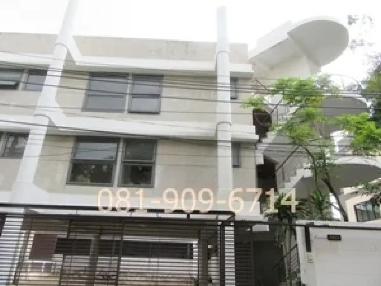 ให้เช่าบ้าน 3 ชั้นในซอยสุขุมวิท 31 สวัสดี 8 ห้องนอน 5 ห้องน้ำ 750 ตรเมตร