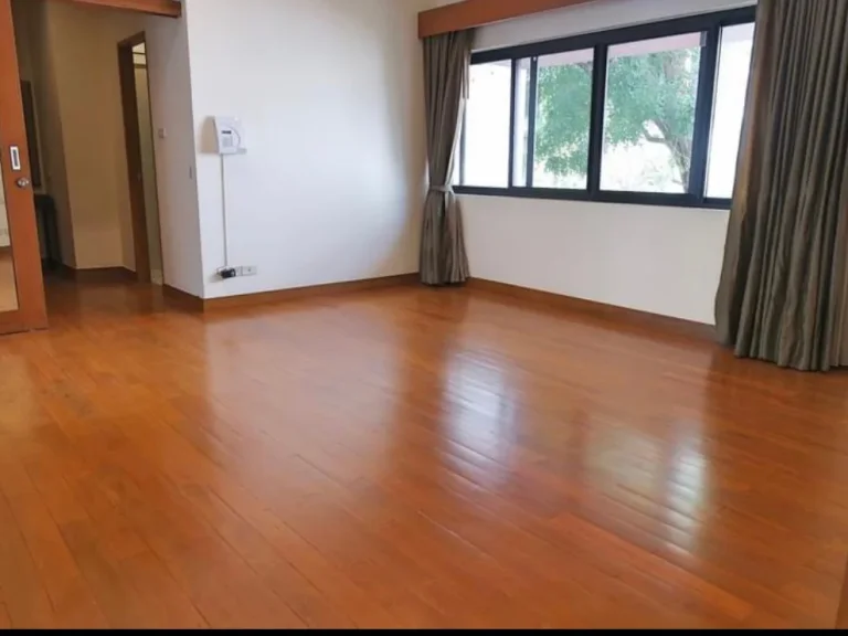 ให้เช่า บ้านเดี่ยว พร้อมสระว่ายน้ำ และสวน ย่านทองหล่อ For Rent Single House with pool amp garden in Thonglor