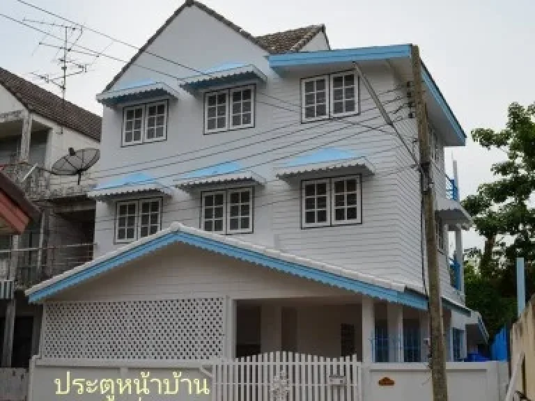 ขายทาวน์โฮม 30 ตรว พึ่งรีโนเวทใหม่ สวย ใกล้ทะเลสาปเมืองทอง