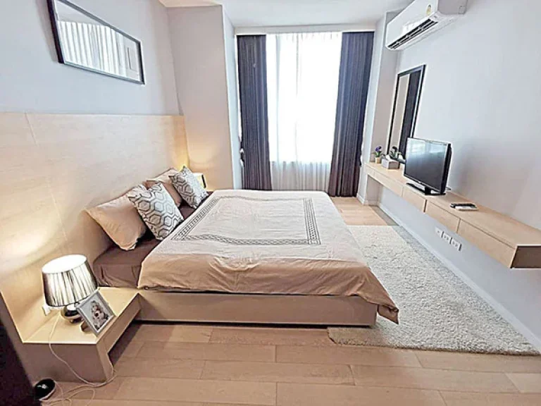 เช่าด่วน คอนโดห้องใหญ่ แบบ 1 ห้องนอนใน ซอย ทองหล่อ For Rent A Large 1 Bed Unit at a Project in Thonglor