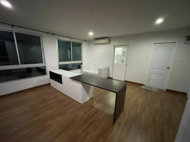 ขายคอนโด ดับเบิ้ลยูคอนโด Double U Condo ลาดพร้าว-วังหิน ทำเลดีเดินทางสะดวก